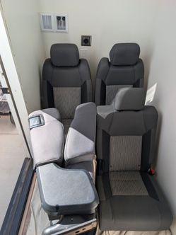 Toyota Tundra Seats