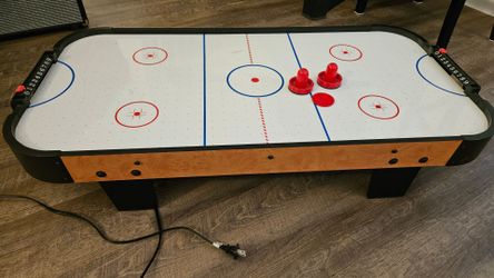 Tabletop air hockey