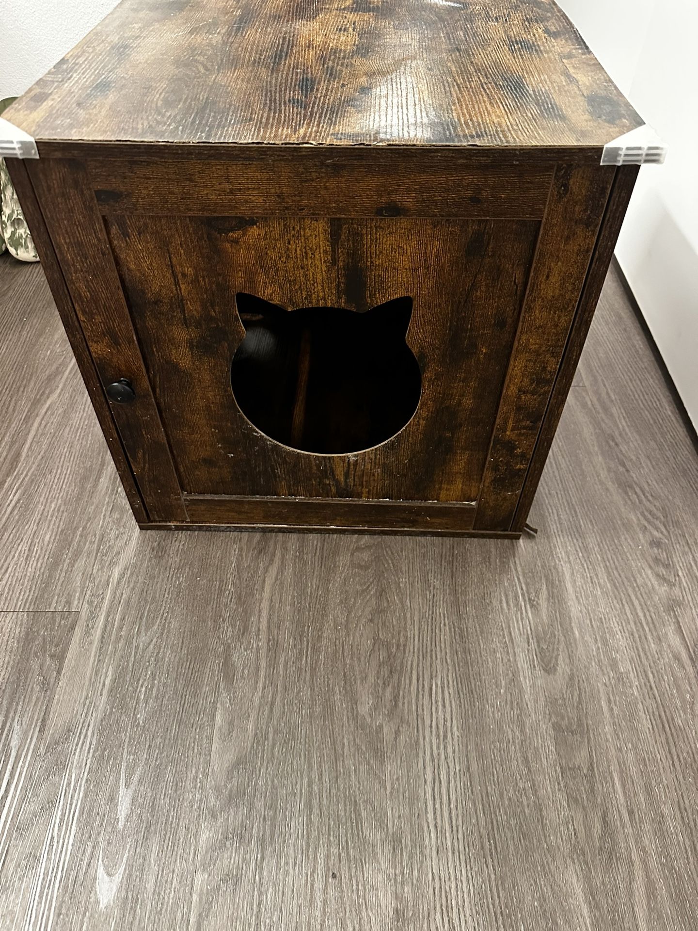 Cat litter box 