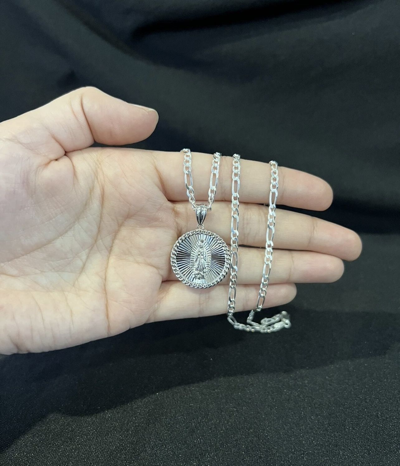 925 Sterling Silver Men Women Virgin Virgen Maria Medal & Figaro Chain