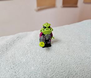 Lego Alien Conquest Alien Trooper Minifigure
