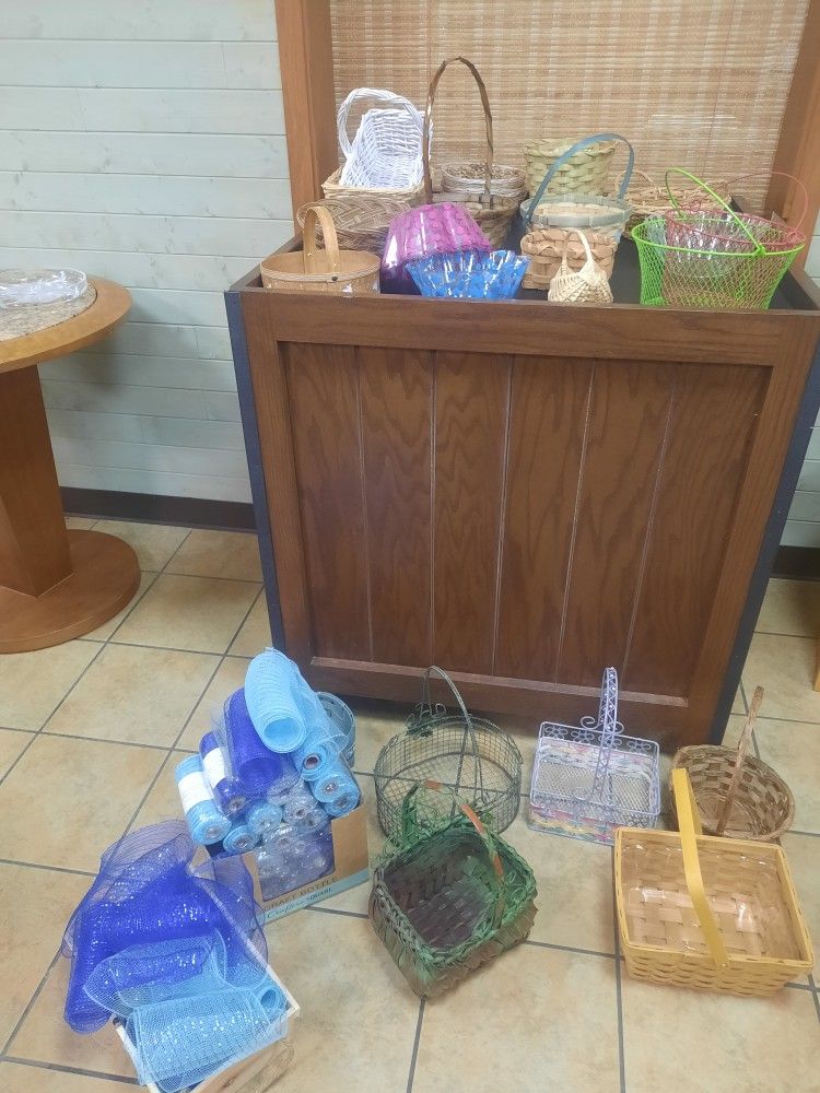 31 Baskets/approx.24 Rolls Of Decorative Mesh