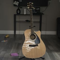 Yamaha guitar