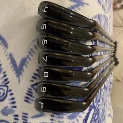TaylorMade  P•790 Phantom Black Iron Set.