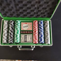 New Las Vegas. Casino Poker 300 Chip Set