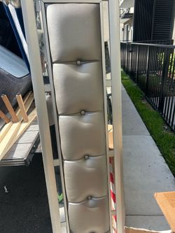 Queen bed mattress not Foundation