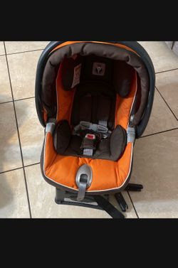 Peg Perego Baby Car Seat With Base Great Condition