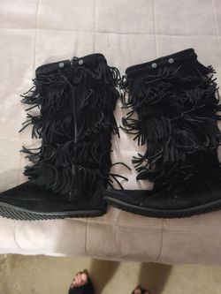 Women's Size 11 Minnetonka Moccasin Boots 