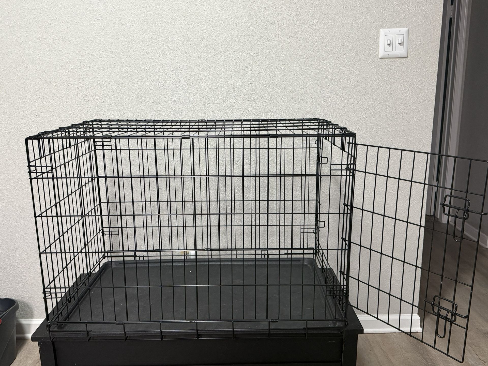 LARGE DOG KENNEL