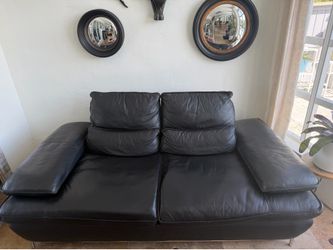 Cute & Comfy - Italian Leather Sofa for Sale