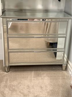 Mirrored dresser
