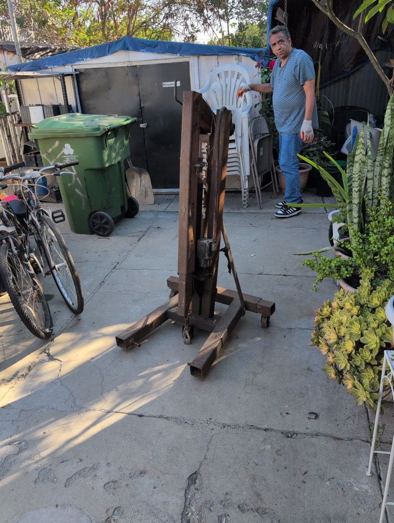 Engine Hoist