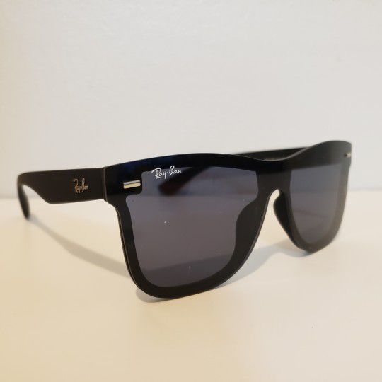 Black Monolens Wayfarer Sunglasses