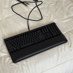 Razer BlackWidow Elite Mechanical Gaming Keyboard: Green Mechanical Switches - Tactile & Clicky - Chroma RGB Lighting - Magnetic Wrist Rest - Dedicate