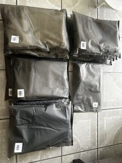 ESSENTIALS SHORTS