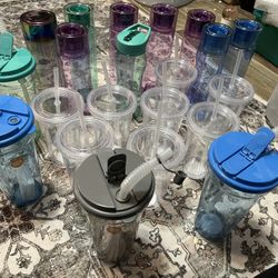 New Plastic Bottles And Cups 21 Total Take For $20 Firm Crafts 