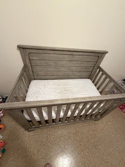 Baby crib & dresser