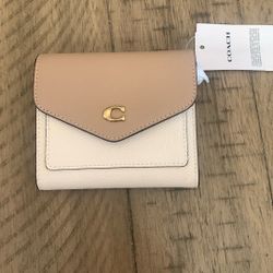 Women’s Coach Leather Wallet. 