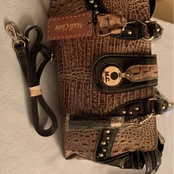 Lady’s Leather/ Black Patent Trim Handbag W/crossbody Strap