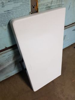 PORTABLE FOLDING DESK