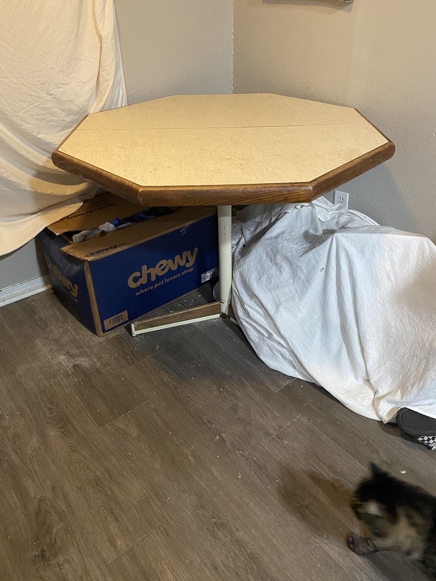 Kitchen Table And Chair 