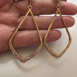 Vintage Signed”V” Gold Plated Rhinestone Dangle Drop Earrings 