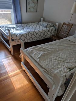 Twin beds - can bunk