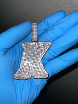 VVS Moissanite (K) pendant (solid backing)