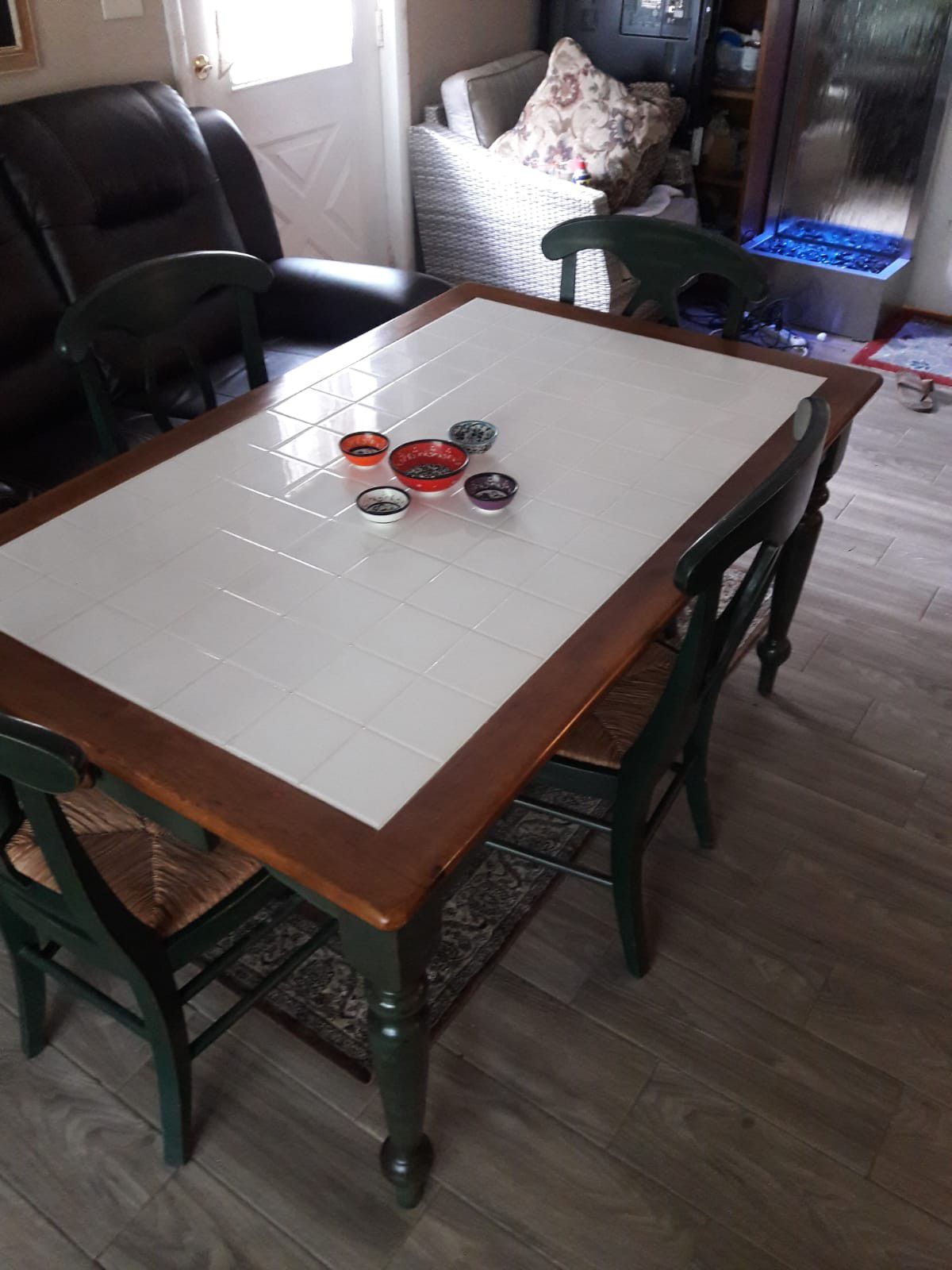 Nice solid wood 5 piece kitchen table set
