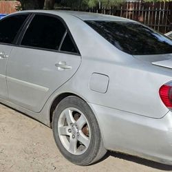 Toyota  camry 2005