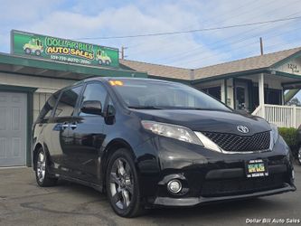 2014 Toyota Sienna SE 8-Passenger