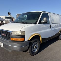 2014 GMC Savana Cargo Van