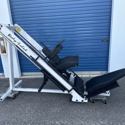 BODY SOLID LEG PRESS/ HACK SQUAT MACHINE ( GLPH1100 )