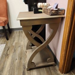 2 Matching End Tables