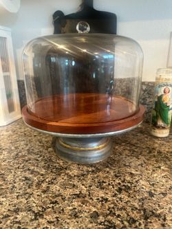 Wooden cake stand