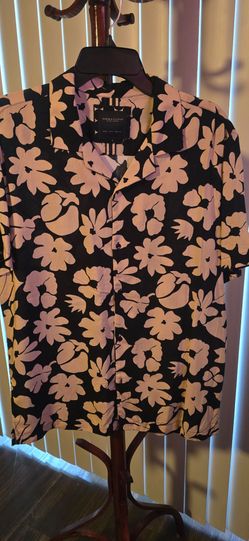Men's Black and Tan Shirt