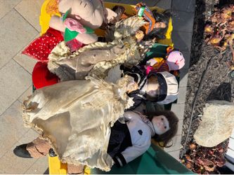 Dolls and figurines