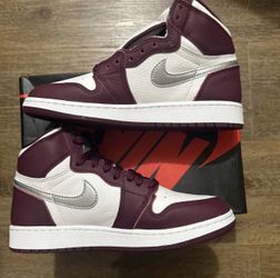 Jordan Air Jordan 1 Retro High OG Bordeaux High Top 555088-611 size 9.5