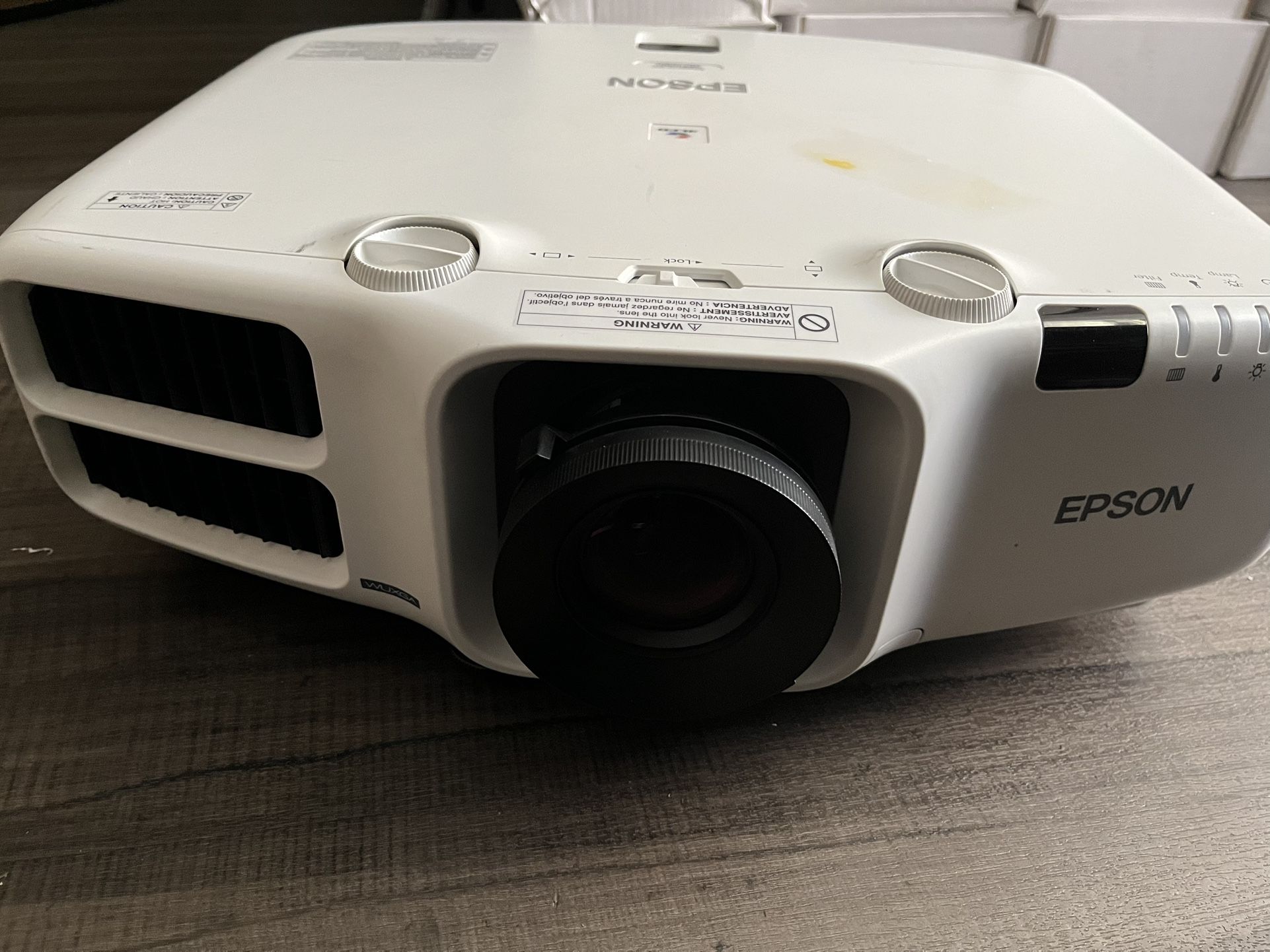 EPSON PowerLite Pro G6770WU Projector