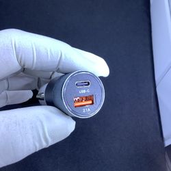 Quick Charge Dual Port Usb PD Car Charger / New / 
