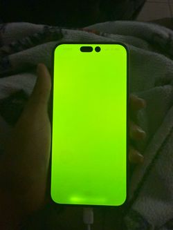 Broken iPhone 16 plus