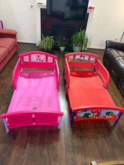 Disney Mickey & Minnie Mouse Toddler Beds – Set of 2