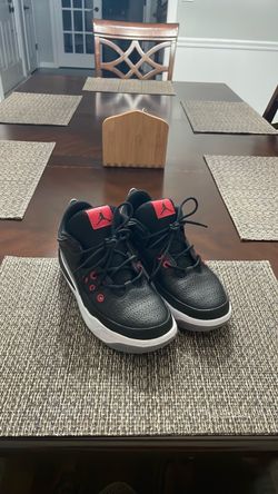 Jordan Max Aura 4 black and red