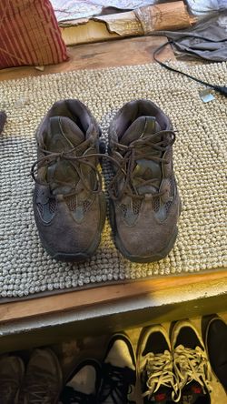 9.5 Authentic Yeezys