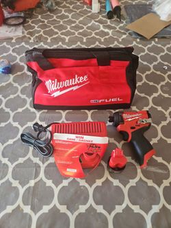 Milwaukee m12