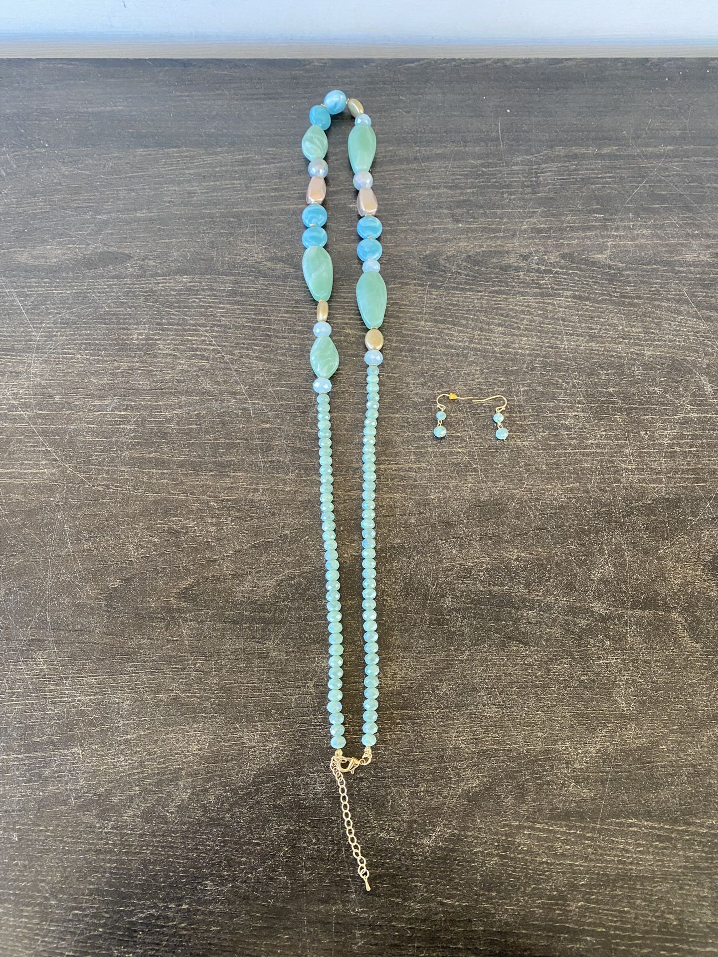Necklace and earrings set