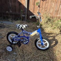 Boys Bike brand new nueva Size 16$50
