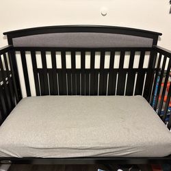 Convertible Graco Crib + mattress