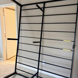 Queen Metal Bed frame And Bunkie Boards 