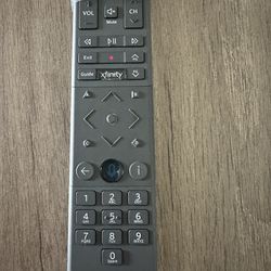 FAIR OEM XFinitiy Comcast Voice Control Remote - XR15-UQ (Renewed)